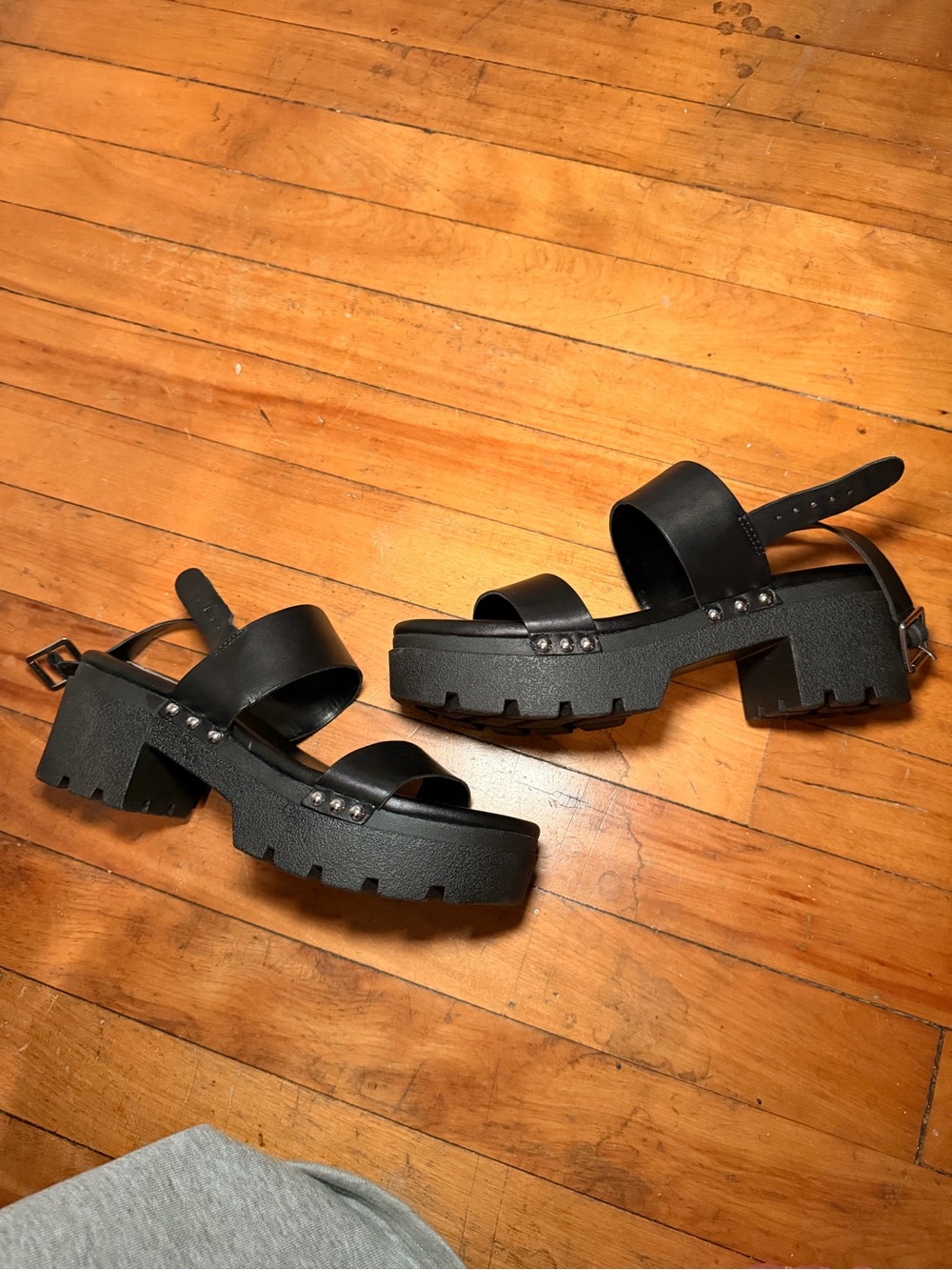 Steve madden Black Chunky Platform Sandals with Stud Detail